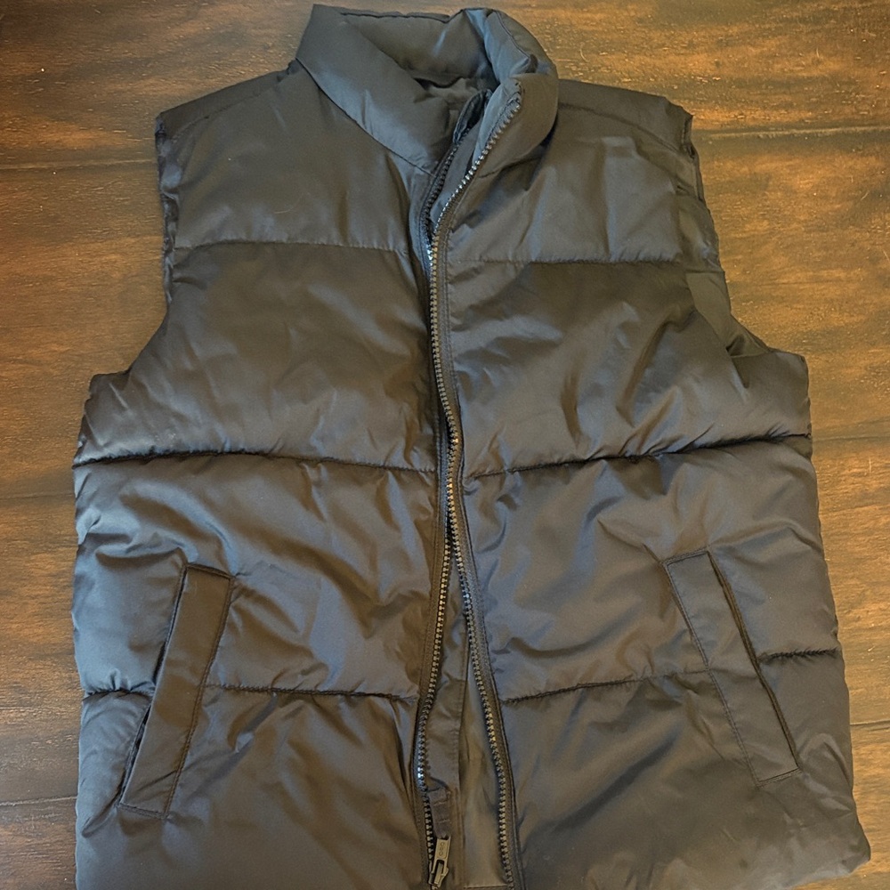 Old Navy Boys Black Puffer Vest